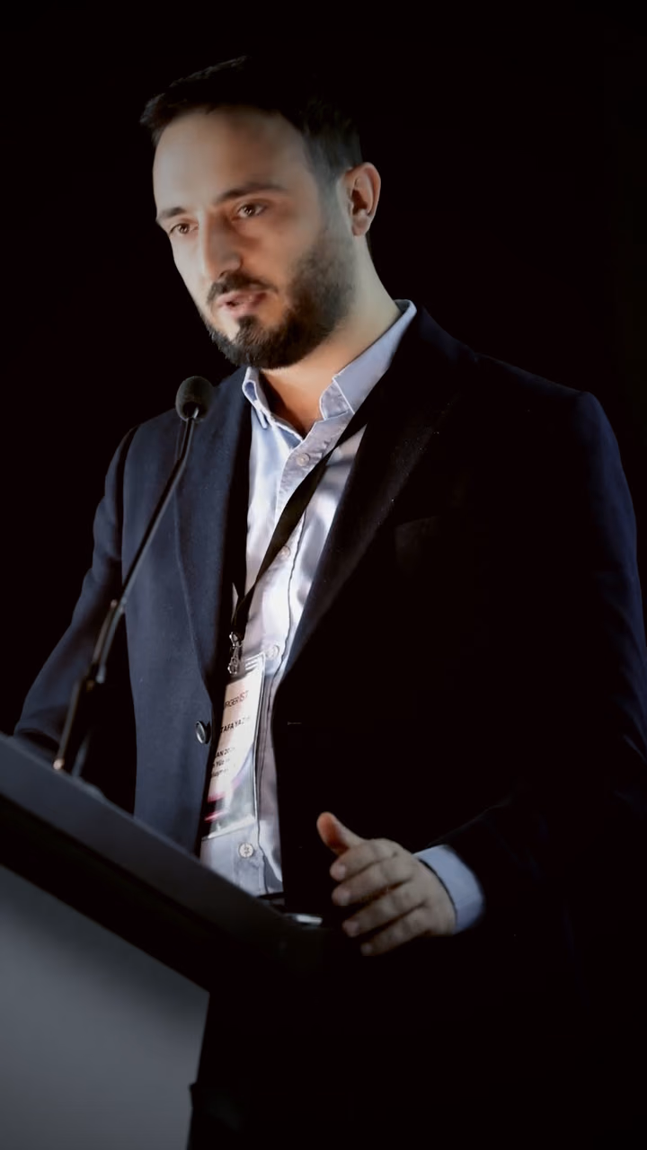 Op. Dr. Mustafa Yazır — ØNH-speciallæge · Rhinoplastik, fox eye og æstetisk ansigtskirurgi · Izmir